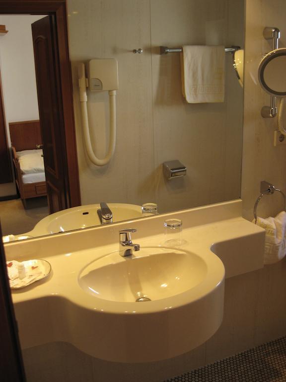 Hotel Alte Post Garni Ginsheim-Gustavsburg Szoba fotó