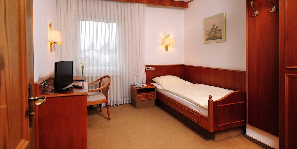 Hotel Alte Post Garni Ginsheim-Gustavsburg Szoba fotó