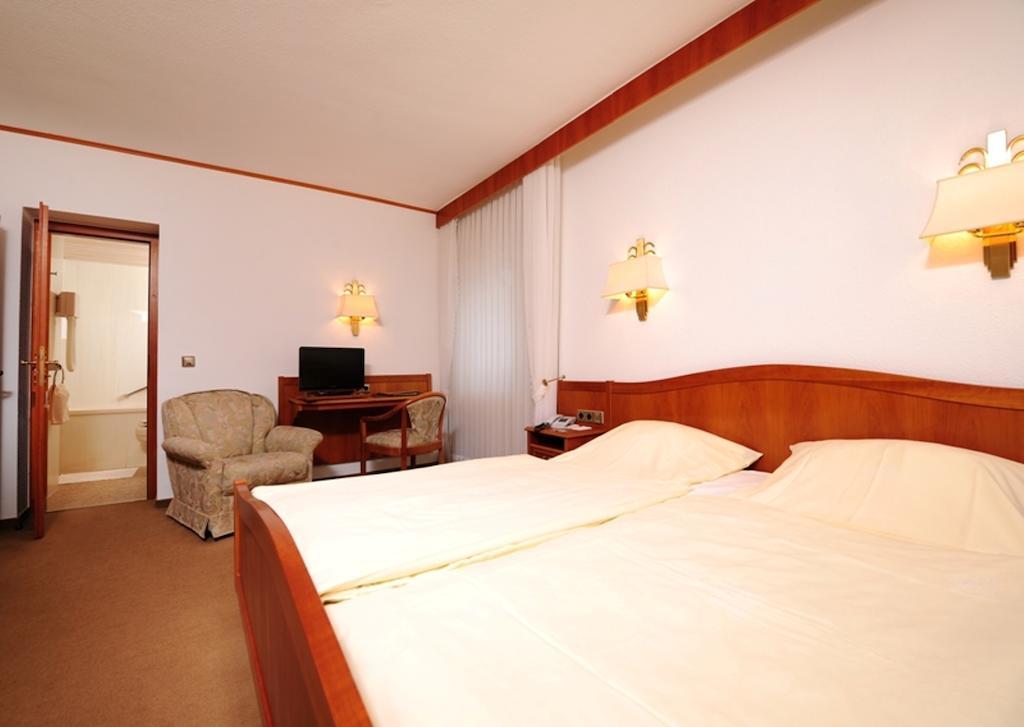 Hotel Alte Post Garni Ginsheim-Gustavsburg Szoba fotó